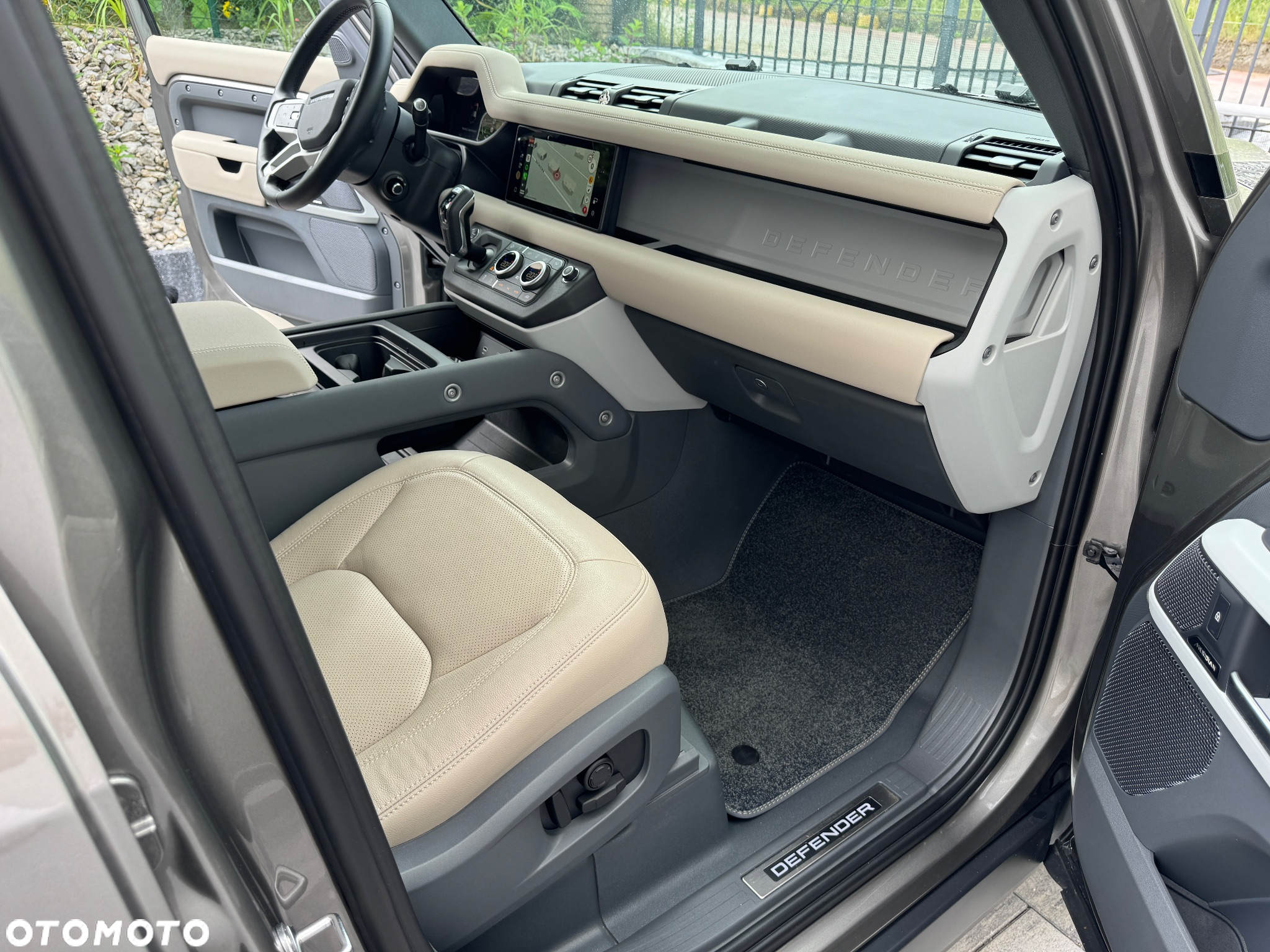 Land Rover Defender 110 3.0 P400 mHEV HSE - 14