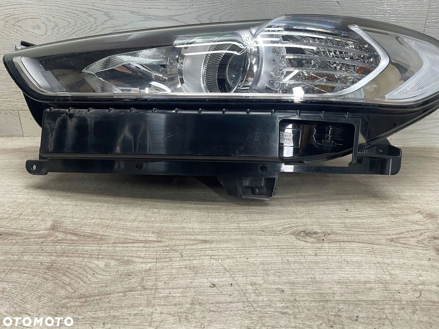 Lampa przednia lewa Ford Mondeo MK V 2 - 5