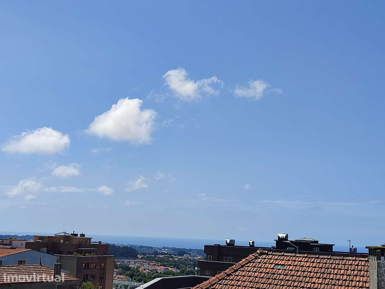 T2 com vistas de mar, junto à estação do metro Santo Ovídio -Gaia - Grande imagem: 2/20