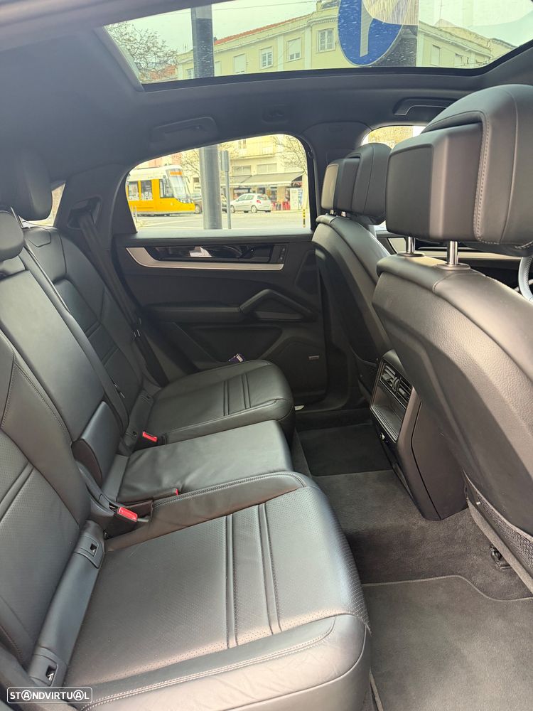 Porsche Cayenne Coupé S E-Hybrid - 12