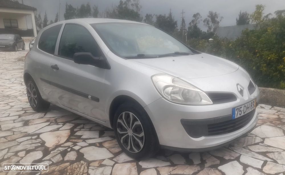 Renault CLIO 1.5 DCI - 12