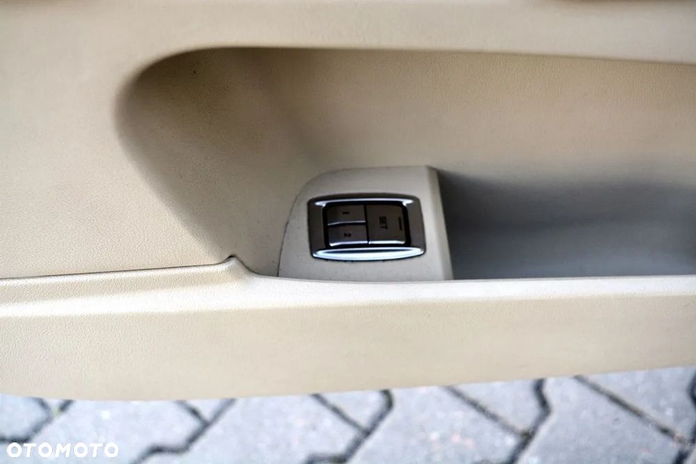 Jaguar XF 4.2 V8 Premium Luxury - 25