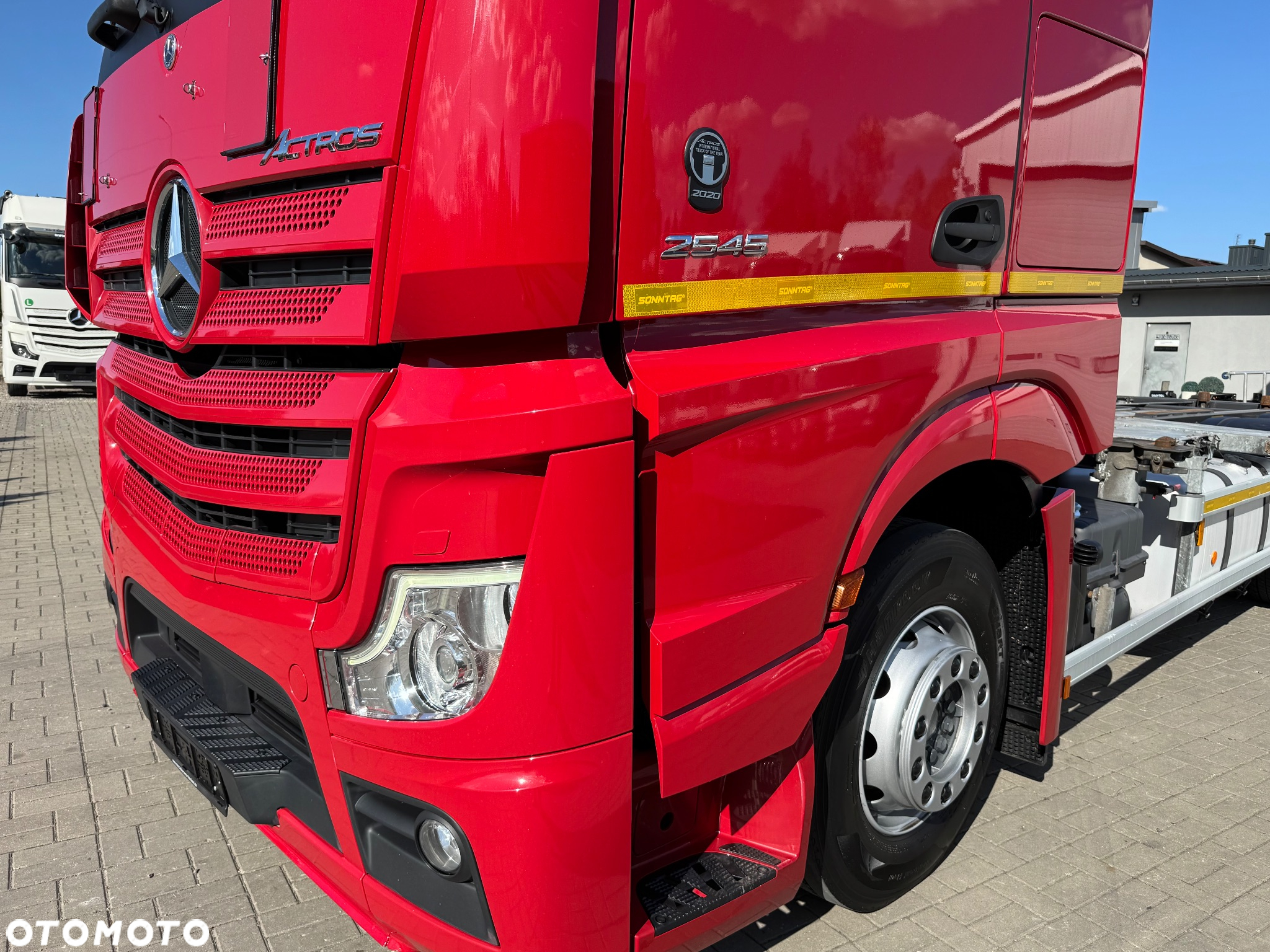 Mercedes-Benz - 20