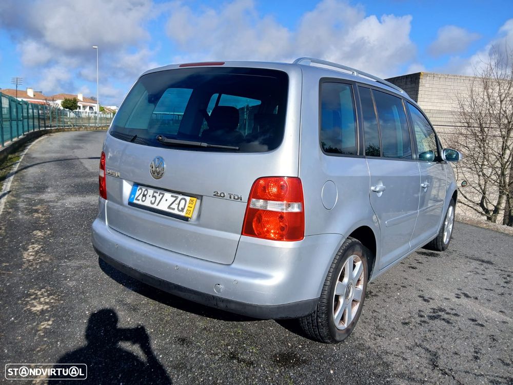 VW Touran 2.0 TDI Trendline 7L - 4
