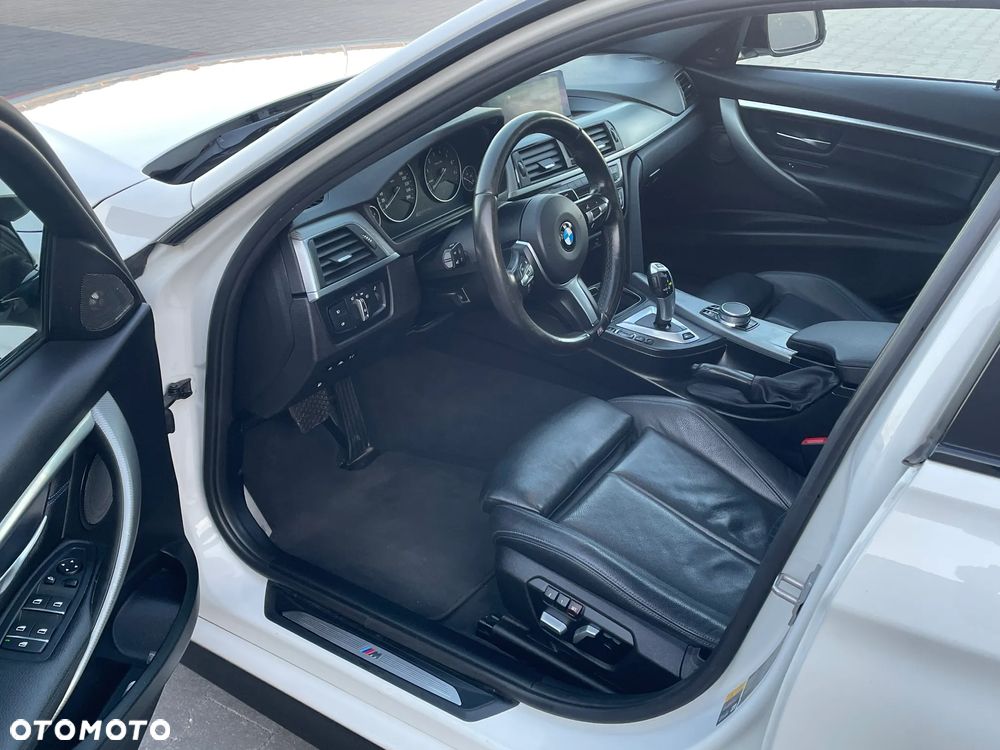 BMW Seria 3 330e iPerformance M Sport Shadow - 32