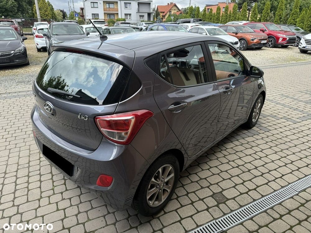 Hyundai i10 1.0 Fifa World Cup Edition - 6