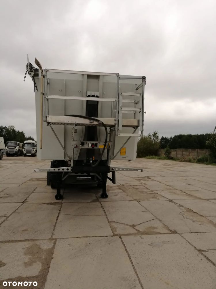 Schmitz Cargobull 145000 netto - 7