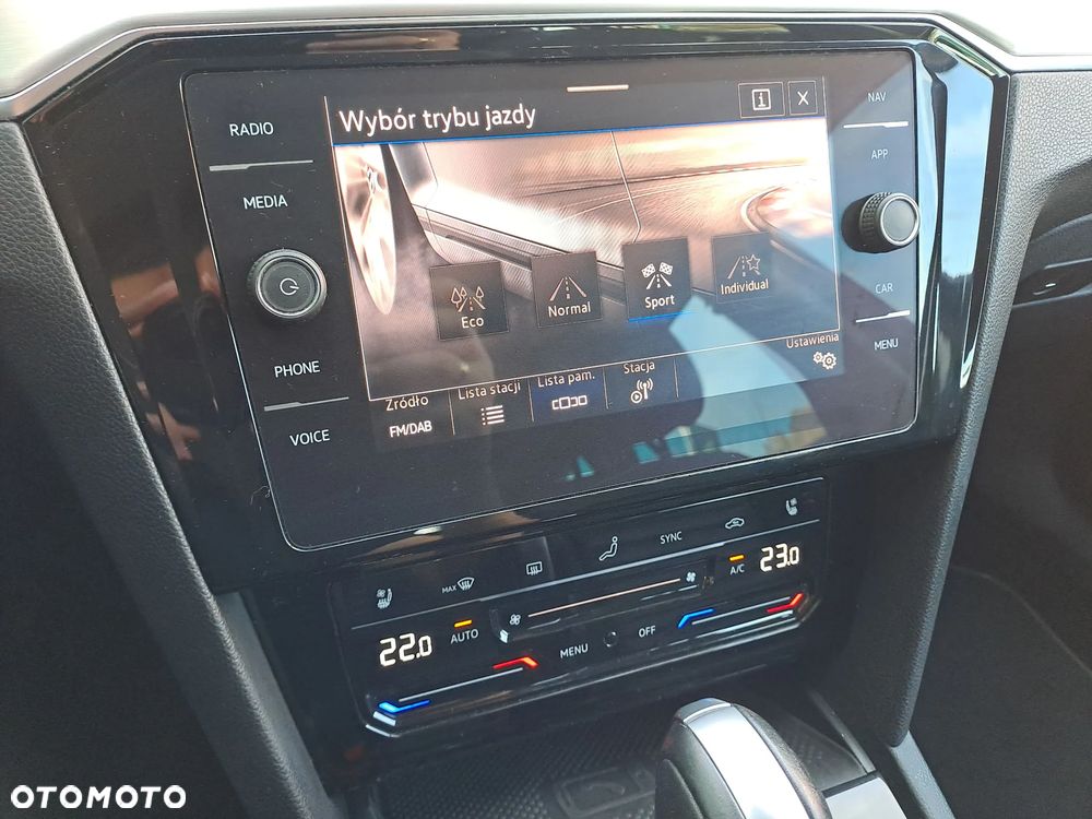 Volkswagen Passat 2.0 TSI Elegance DSG - 27