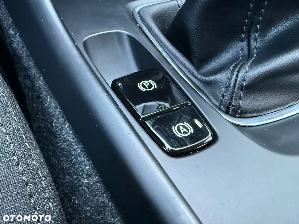 Volvo XC 40 T2 Momentum Core - 16