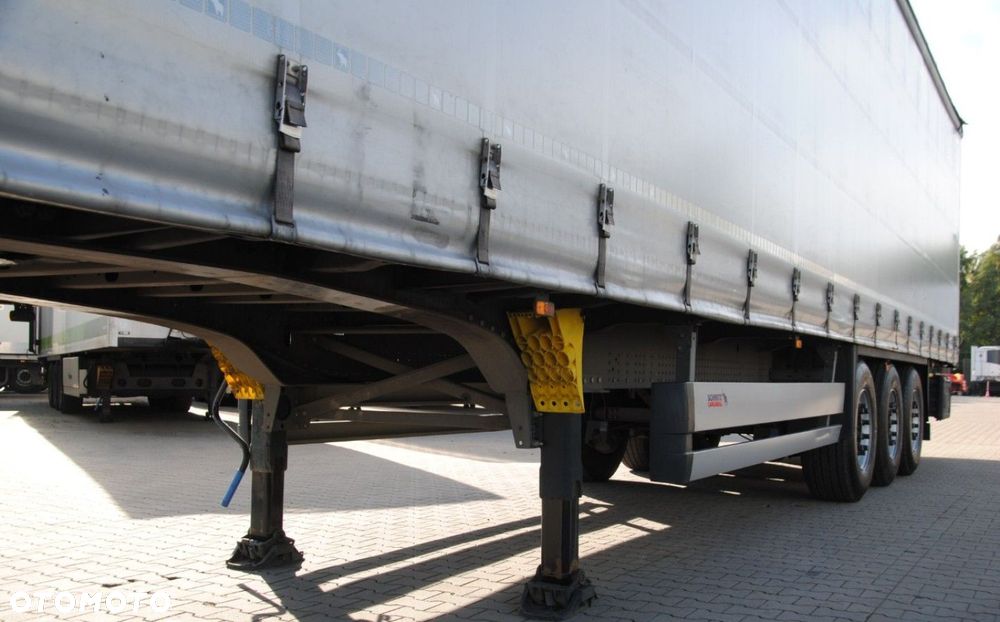 Schmitz Cargobull SCS kurtyna, podnoszona oś - 12