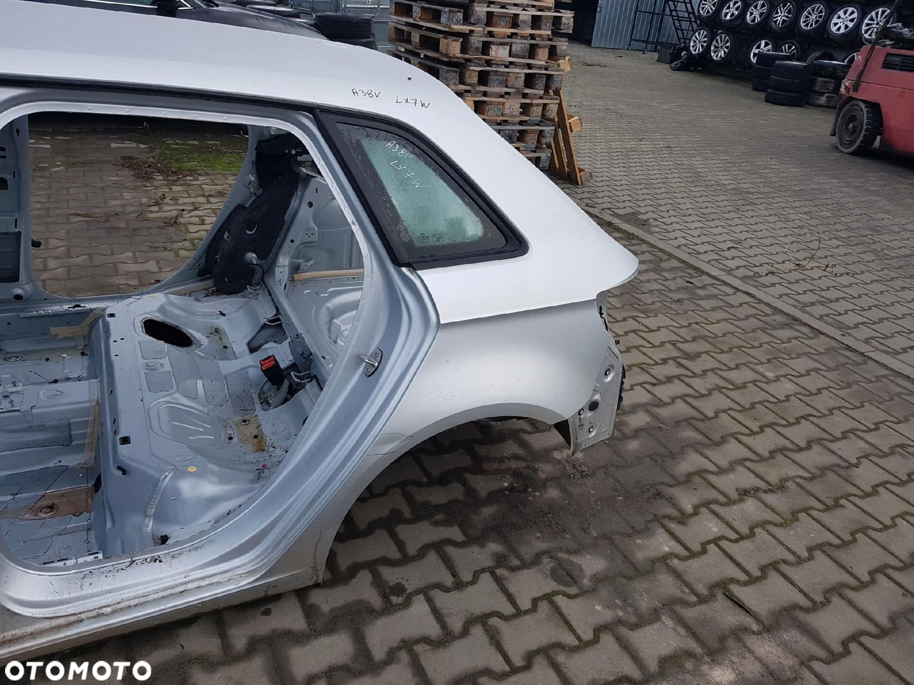 AUDI A3 8V BŁOTNIK ĆWIARTKA LEWA TYŁ SPORTBACK 5D LX7W - 2