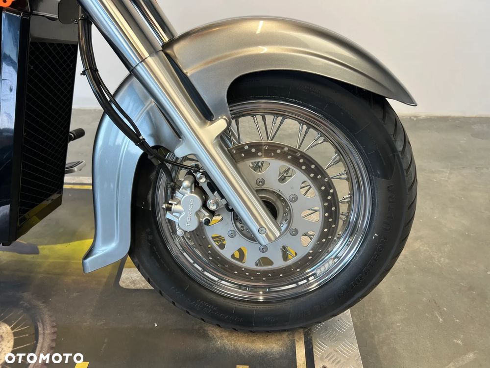 Suzuki Intruder - 18