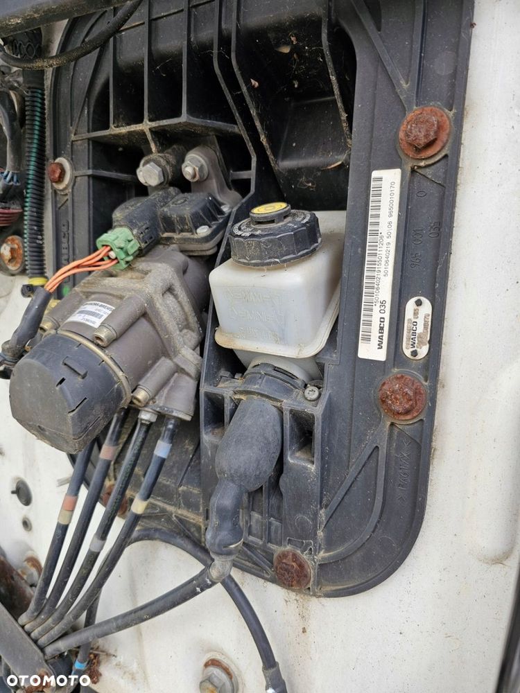 POMPKA POMPA ZBIORNICZEK SPRZĘGŁA RENAULT MIDLUM DXI 06-14 rok - 2