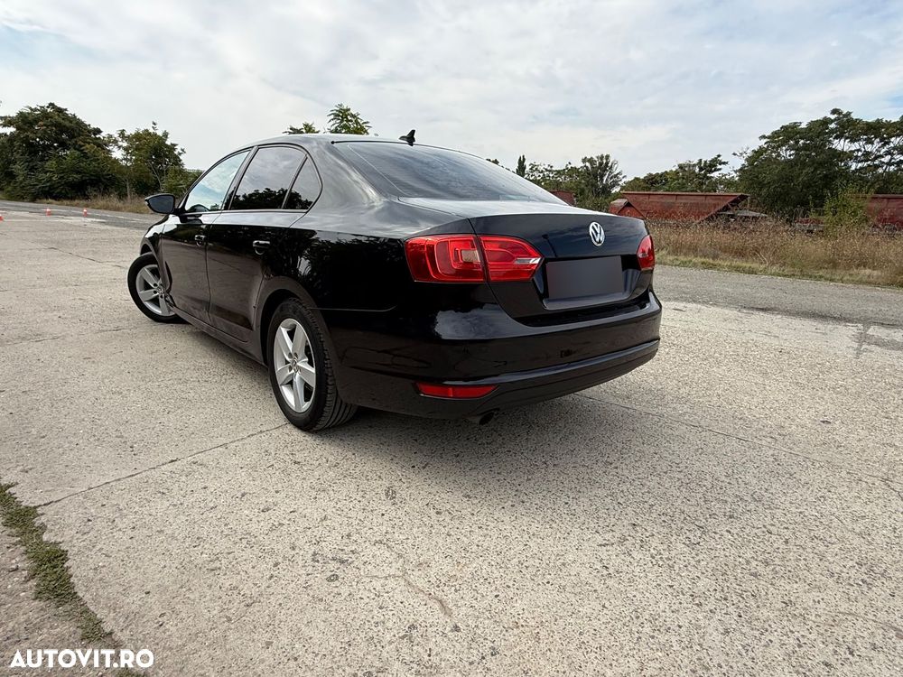 Volkswagen Jetta 1.6 TDI Highline - 6