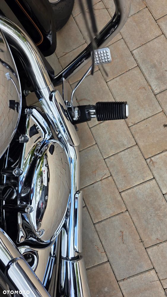 Suzuki Intruder - 19