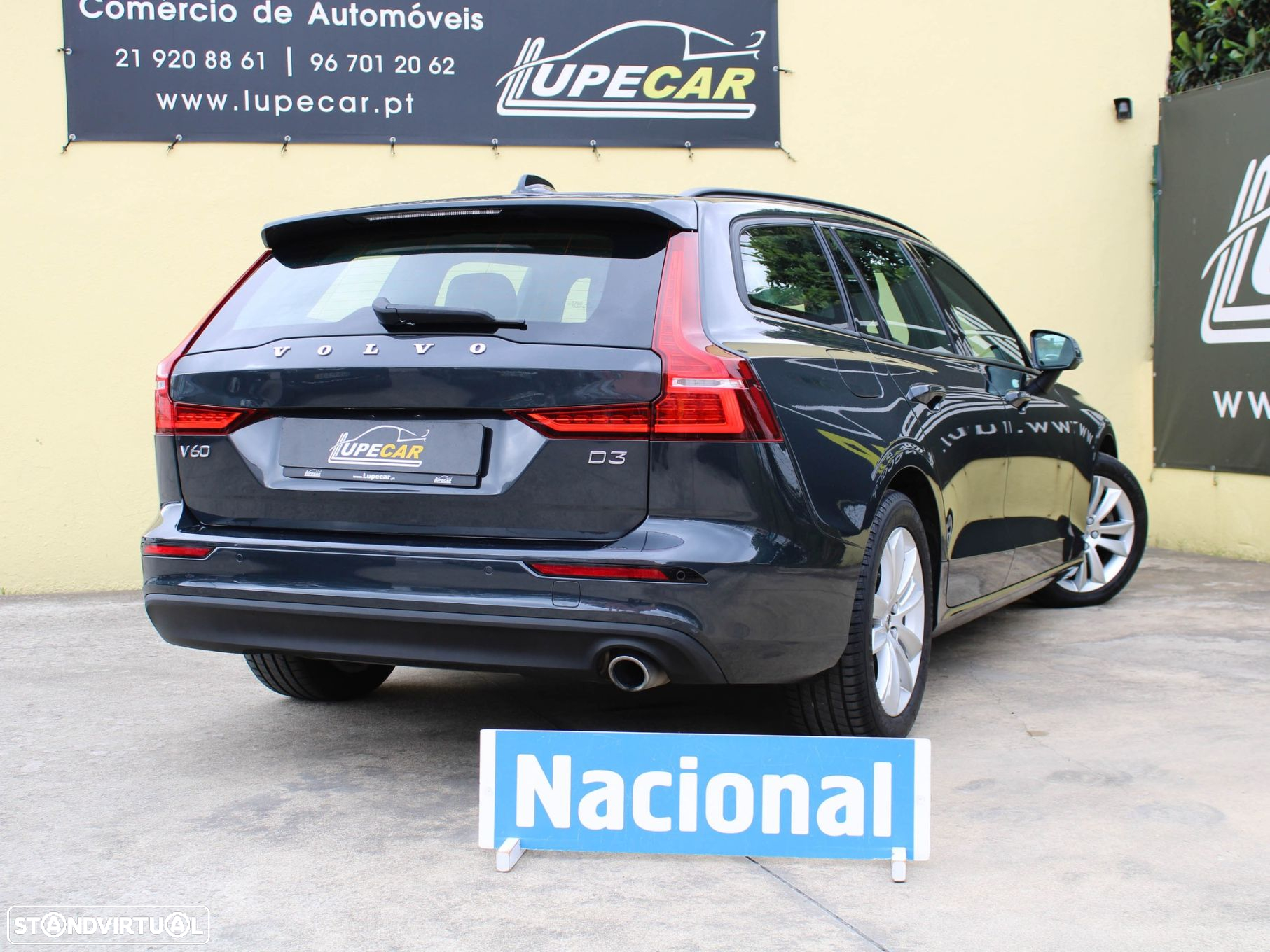 Volvo V60 2.0 D3 Momentum - 3