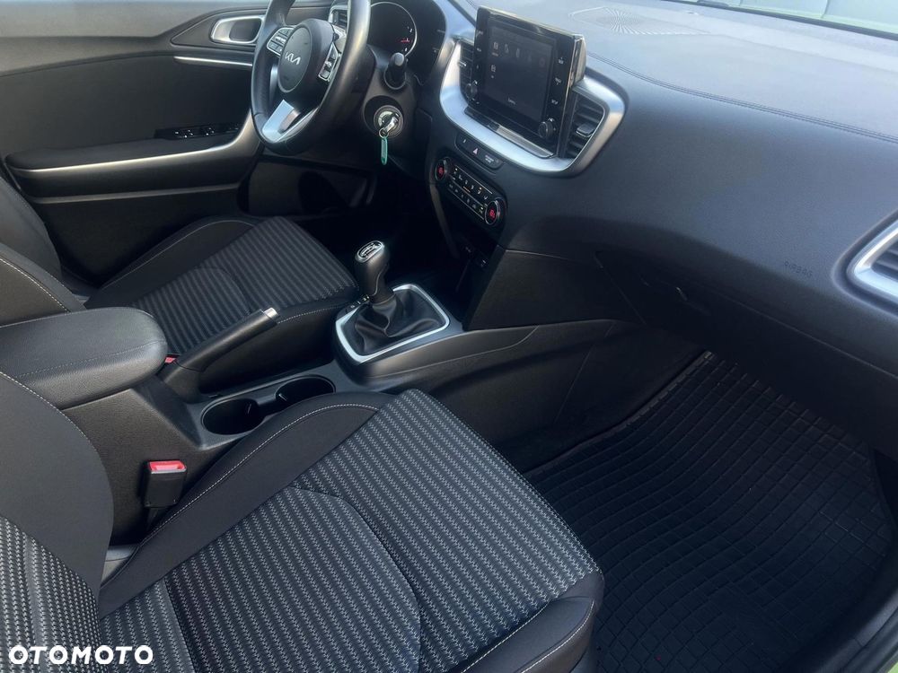 Kia XCeed 1.5 T-GDI M - 29