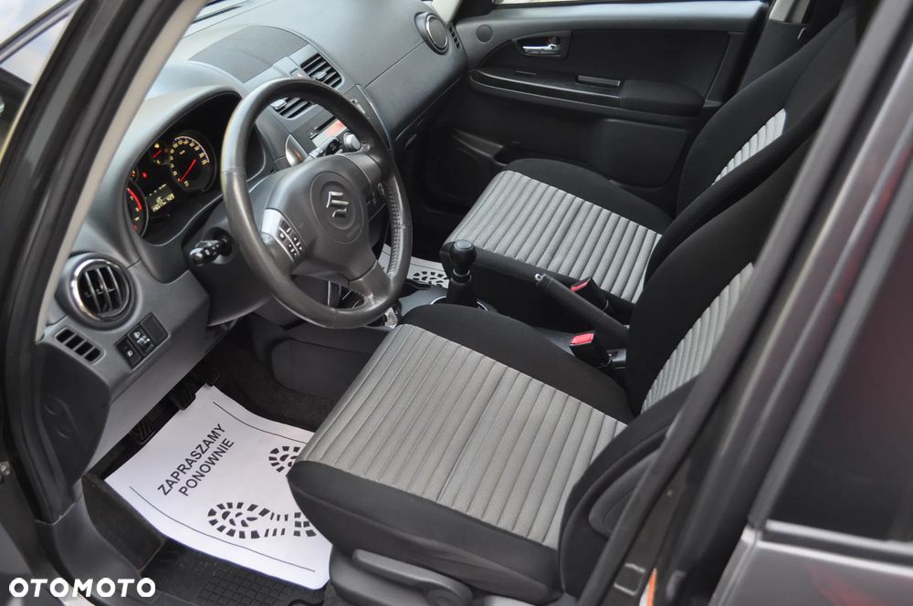 Suzuki SX4 1.6 Comfort Plus - 17