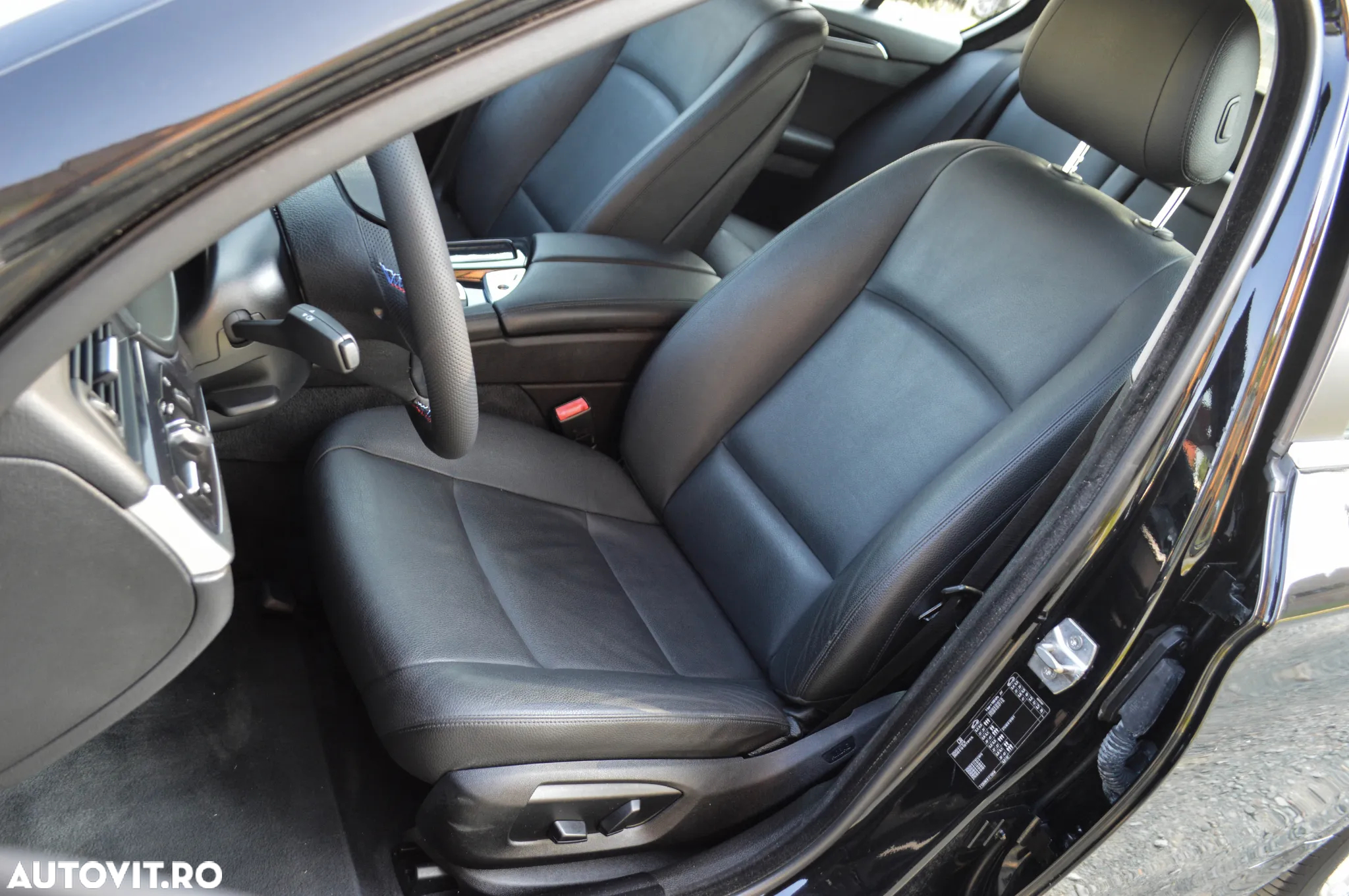 BMW Seria 5 520d Aut. - 28
