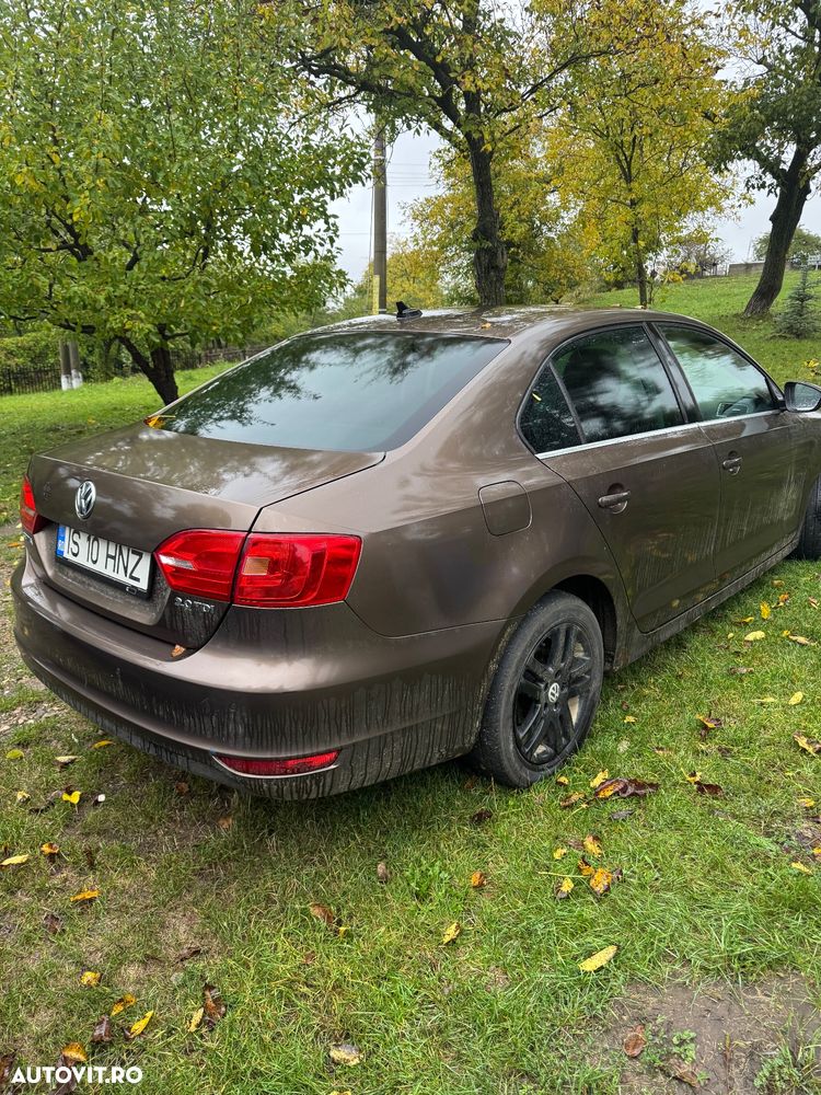 Volkswagen Jetta 2.0 TDI CR DPF Highline - 10