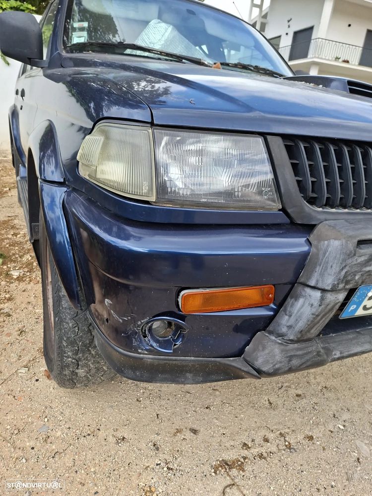 Mitsubishi Pajero Sport 2.5 TD GLS - 8