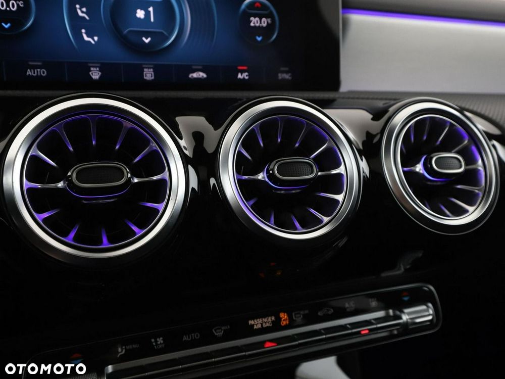 Mercedes-Benz CLA 250 e 8G-DCT AMG Line - 31