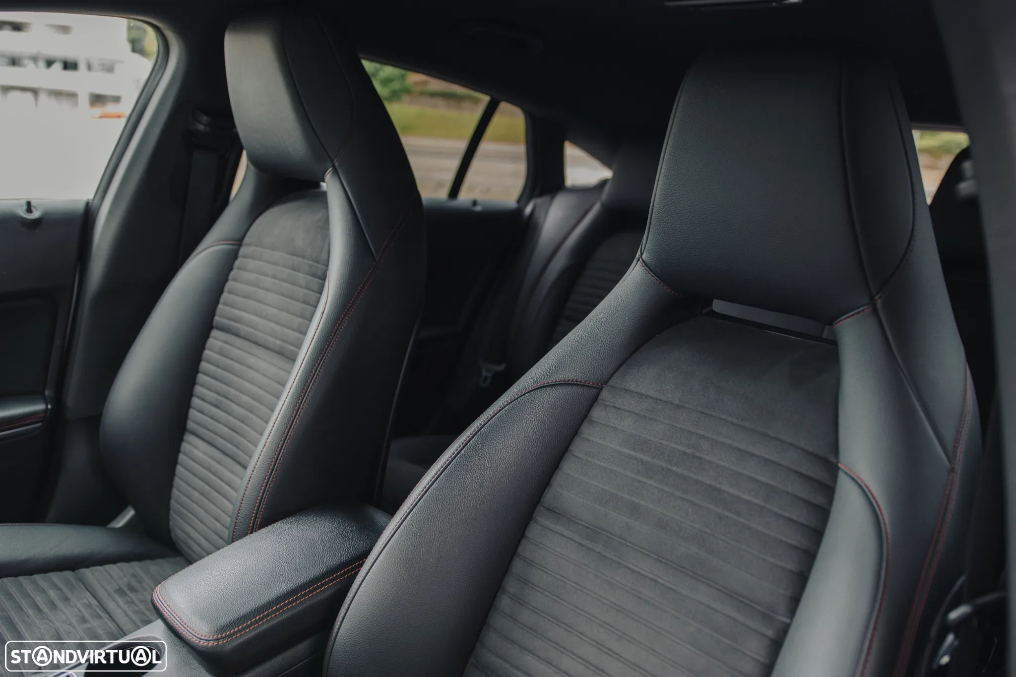 Mercedes-Benz CLA 180 7G-DCT AMG Line - 25