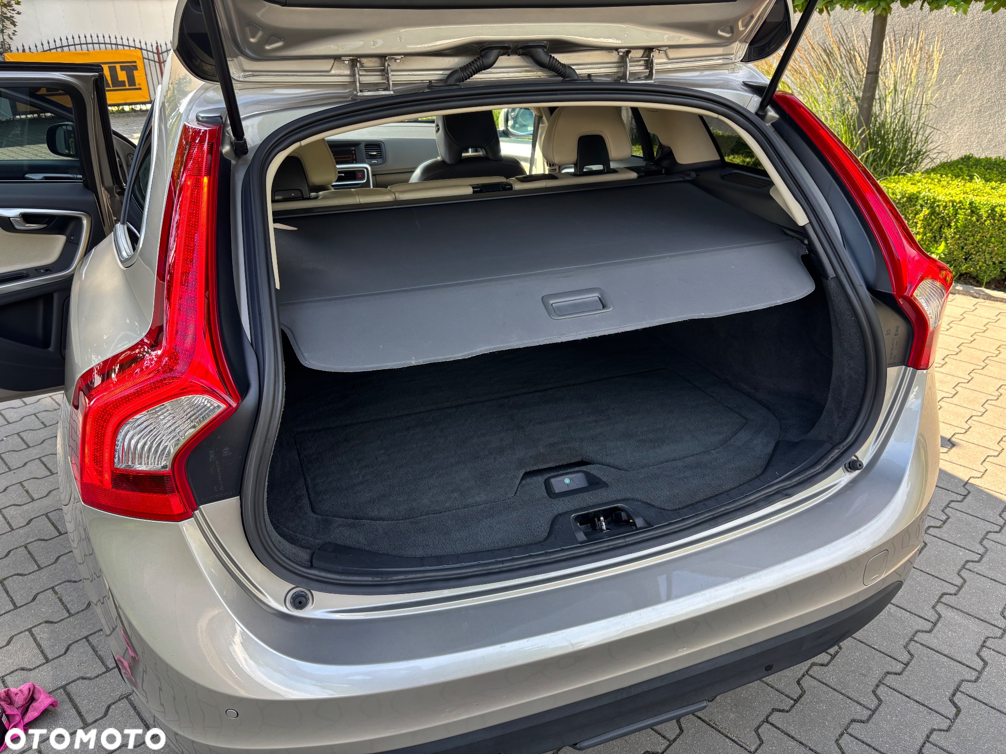 Volvo V60 D3 Summum - 14