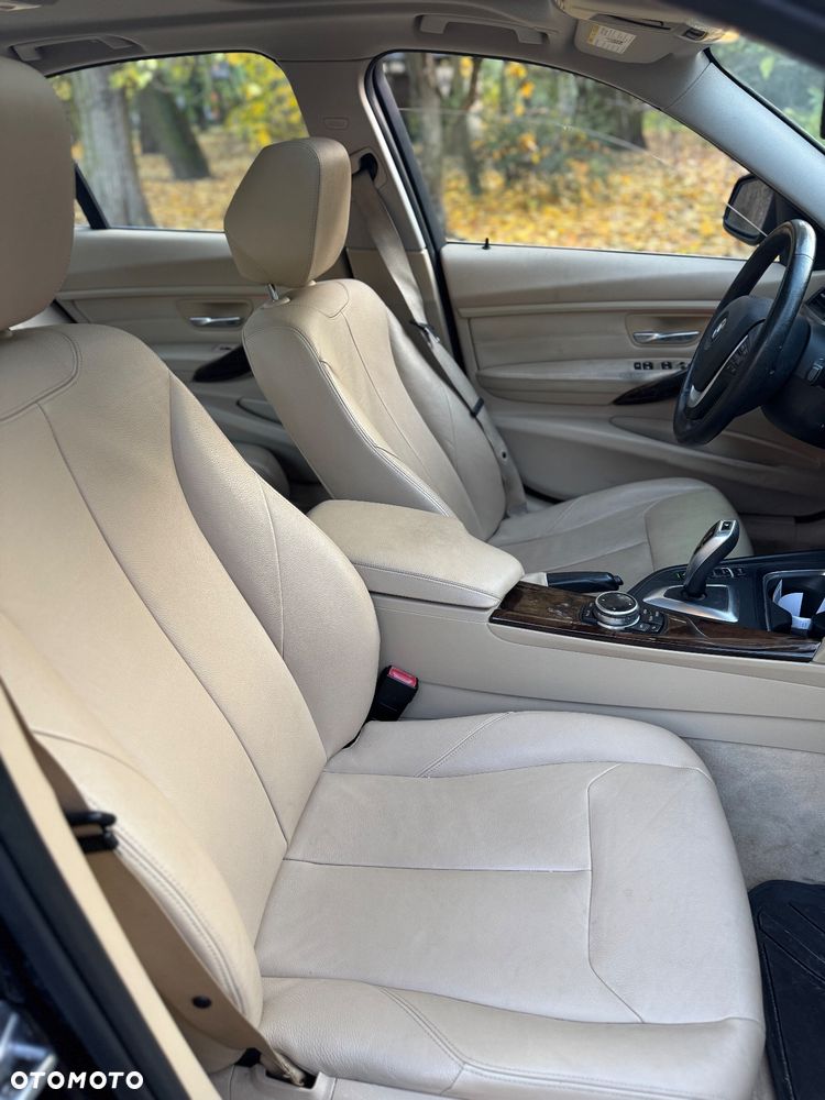 BMW Seria 3 328i xDrive - 10