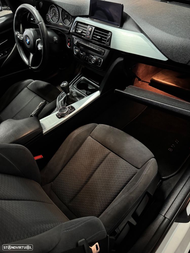 BMW 320 d Pack M - 17