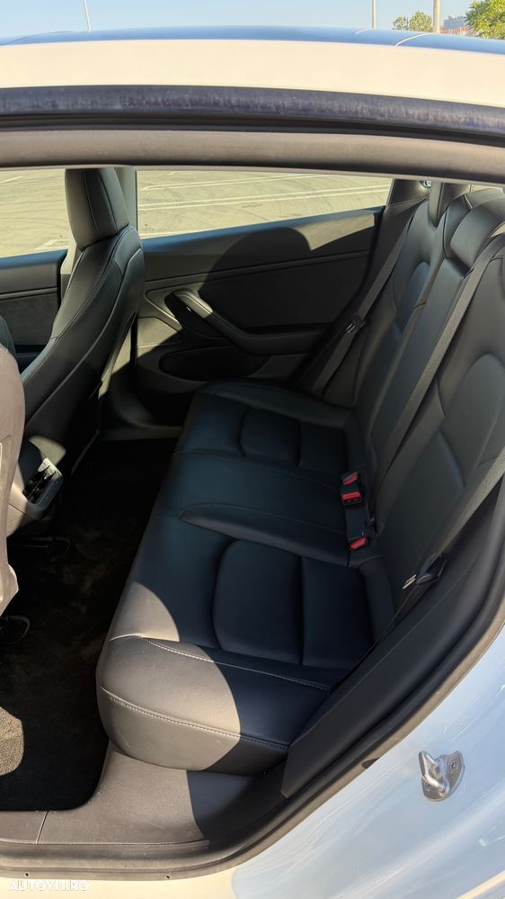 Tesla Model 3 Long Range - 6