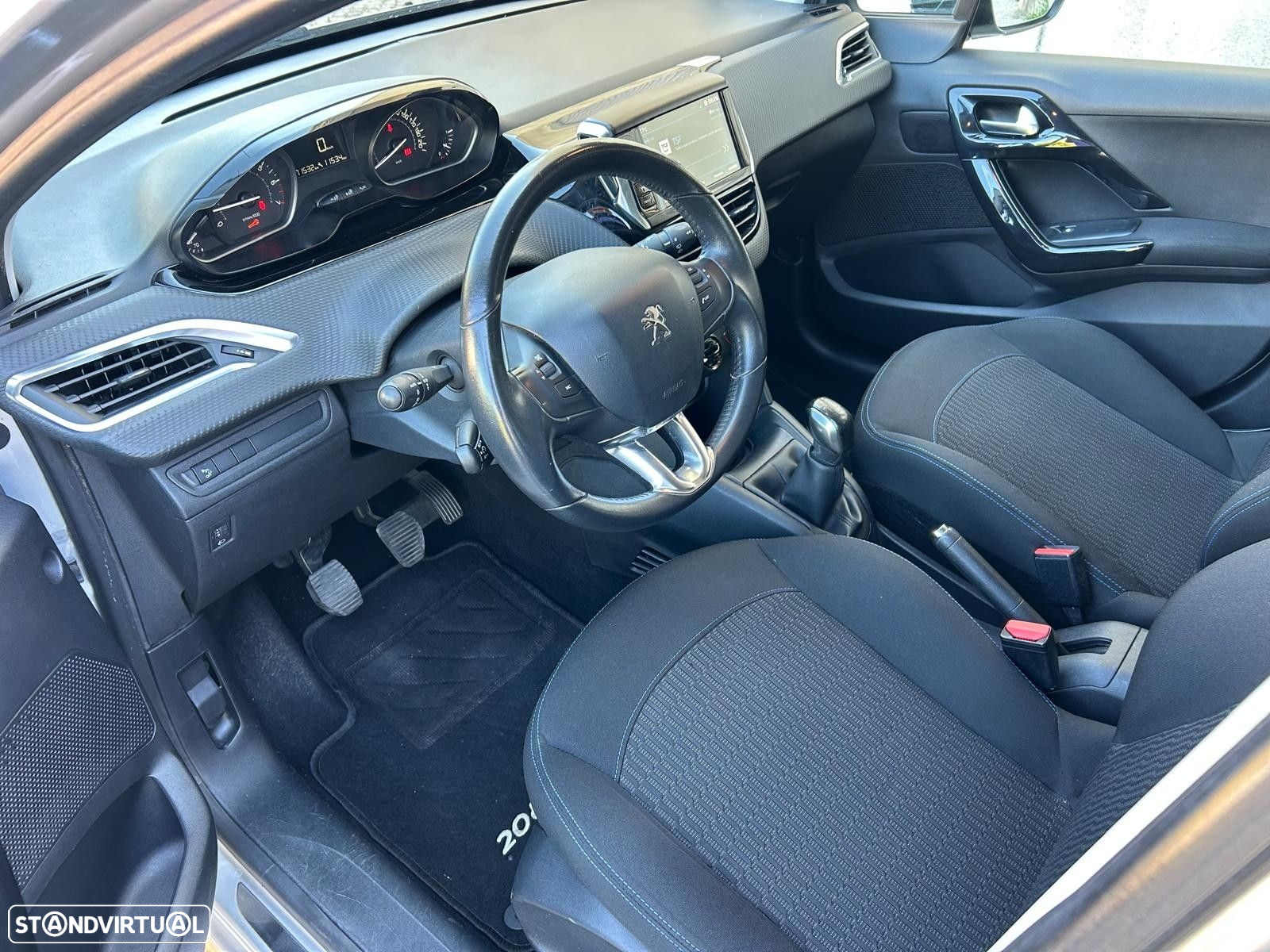 Peugeot 208 1.2 PureTech Style - 10