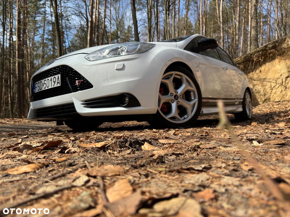 Ford Focus 2.0 EcoBoost ST mit Leder-Sport-Paket - 31