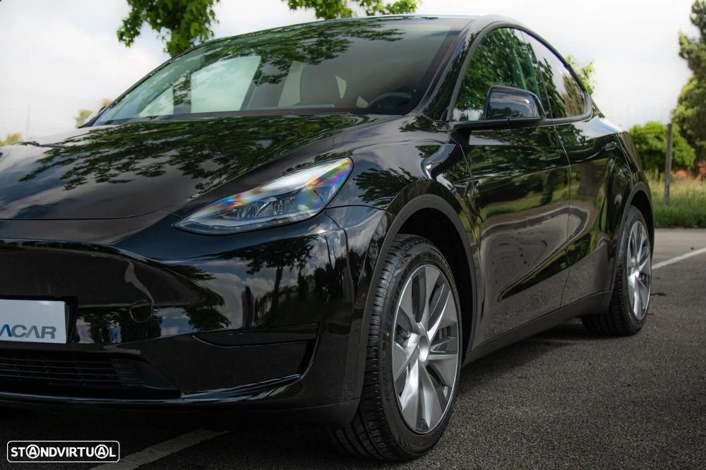 Tesla Model Y - 43