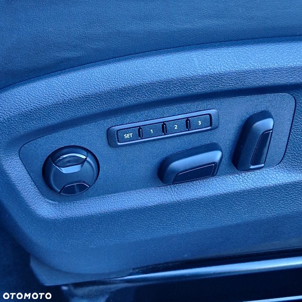 Volkswagen Multivan - 36