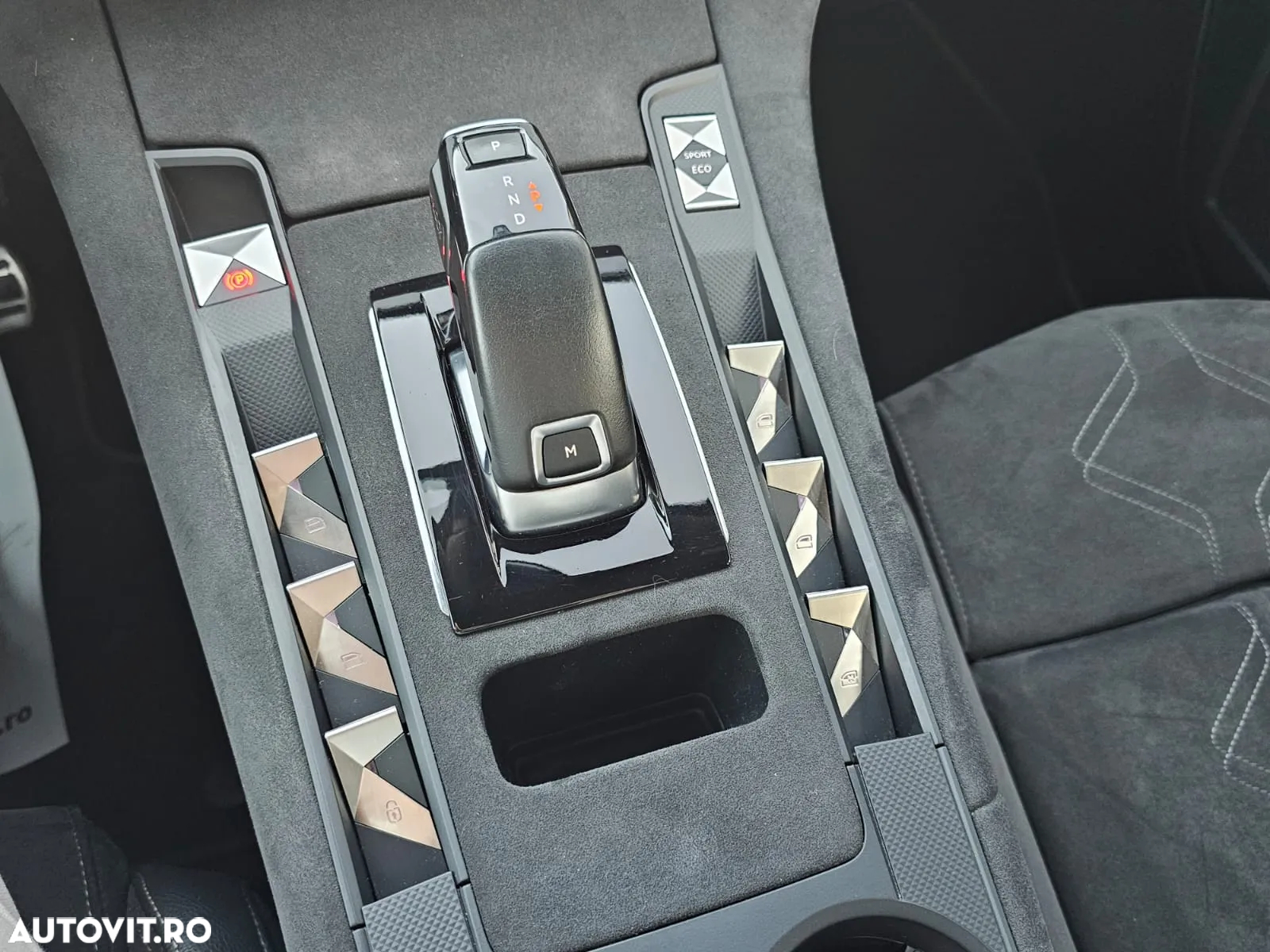Citroën DS7 BlueHDI 130 Aut. PERFORMANCE LINE - 25