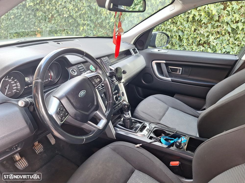 Land Rover Discovery Sport 2.0 TD4 HSE 7L - 6