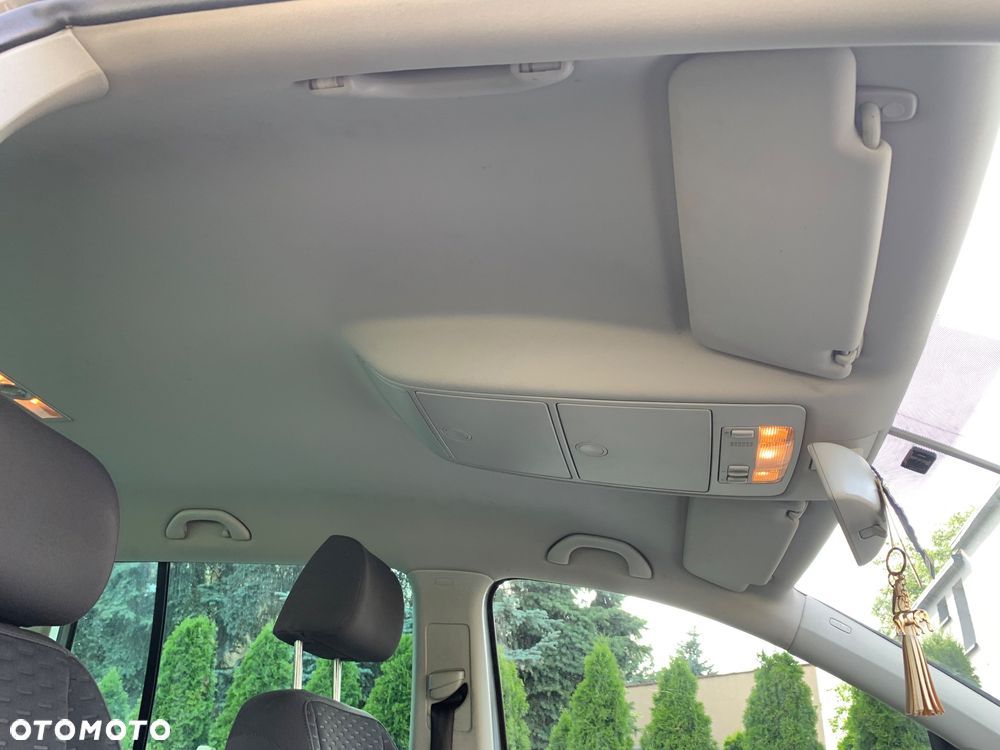 Volkswagen Touran 1.9 TDI DSG Trendline - 31