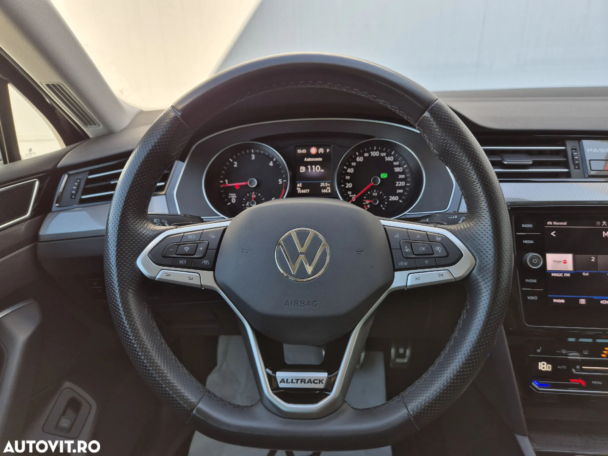 Volkswagen Passat Variant 2.0 TDI SCR DSG 4Motion Alltrack - 17