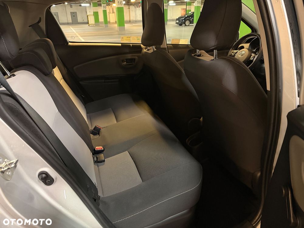 Toyota Yaris Hybrid 100 Premium - 18