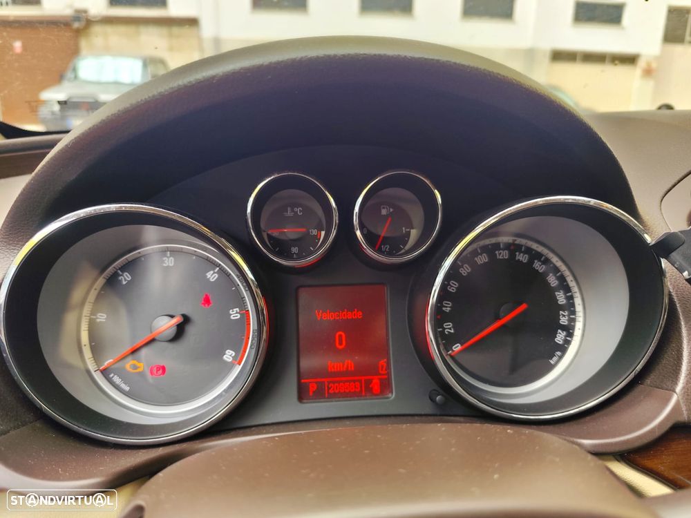 Opel Insignia Sports Tourer - 2