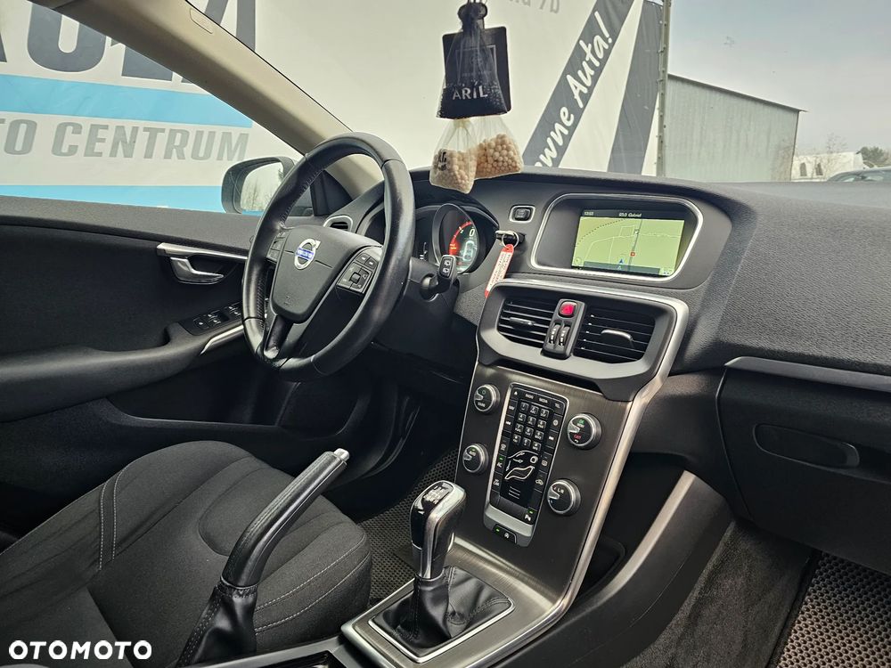 Volvo V40 D2 Momentum - 10