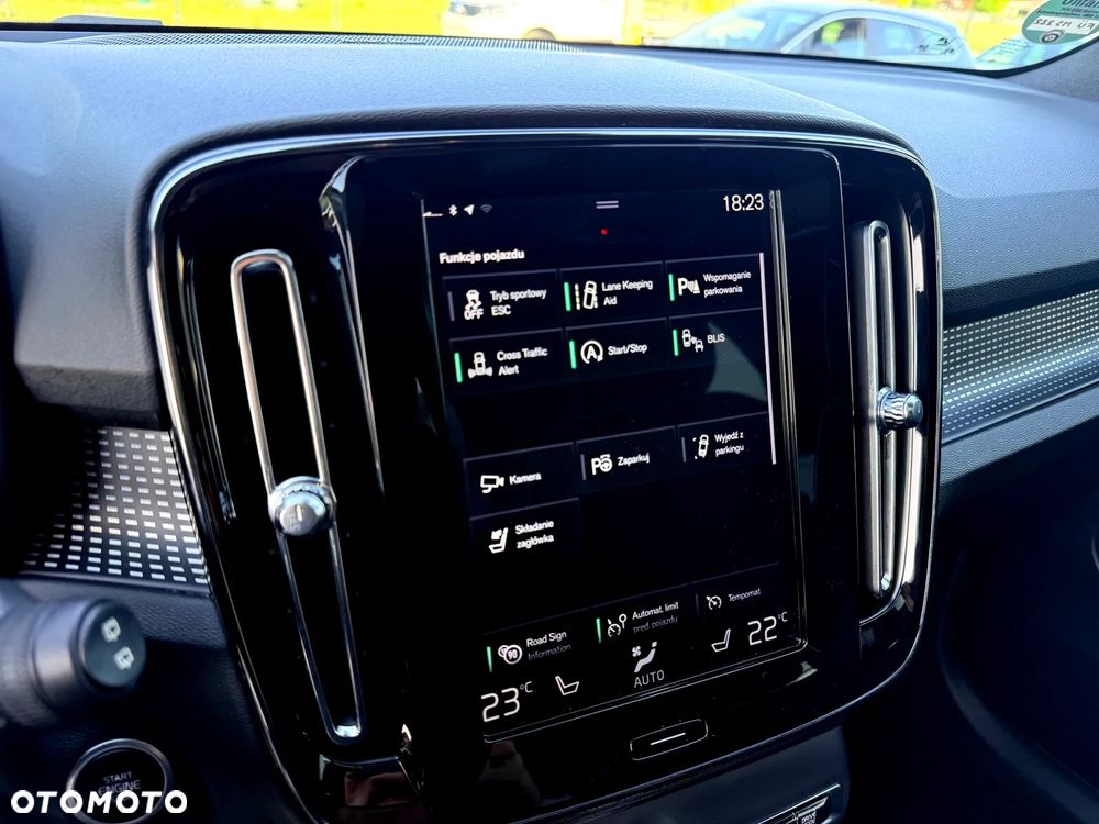 Volvo XC 40 D4 AWD Geartronic R-Design - 34