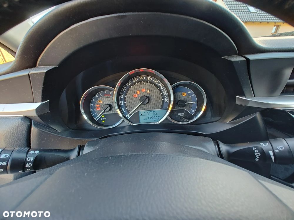 Toyota Corolla 1.6 Premium - 9