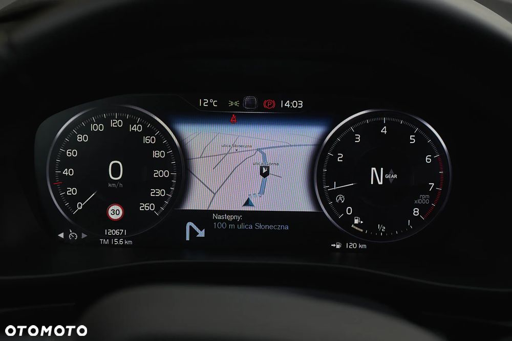 Volvo XC 40 T3 Momentum Pro - 4