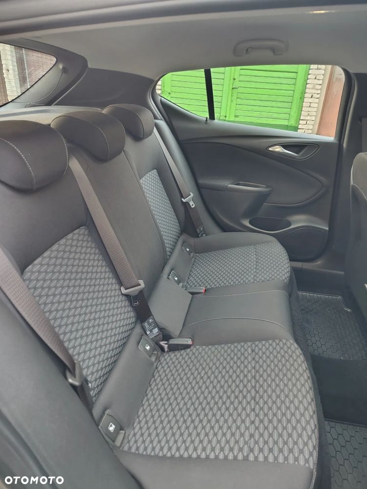 Opel Astra 1.2 T Edition S&S - 6