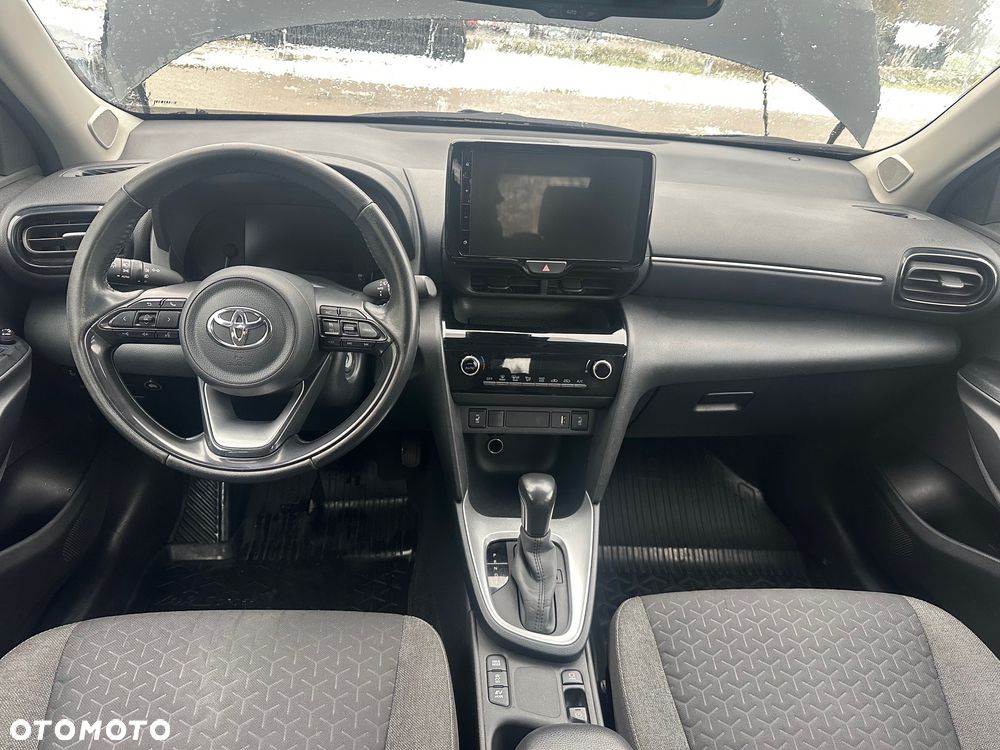 Toyota Yaris Cross - 12