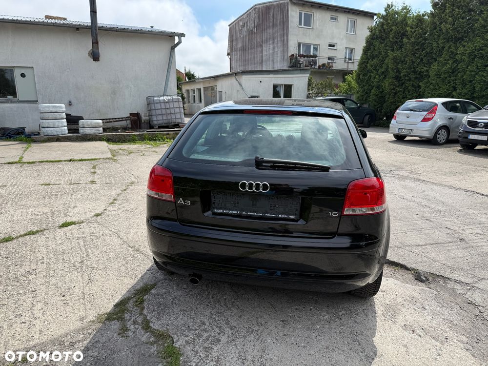 Audi A3 3-drzwiowe 1.6 Ambition - 10