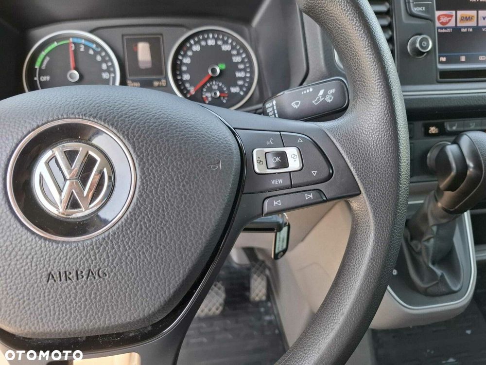 Volkswagen FURGON 3.640 35 100 kW AUTOMAT 1-G - 12