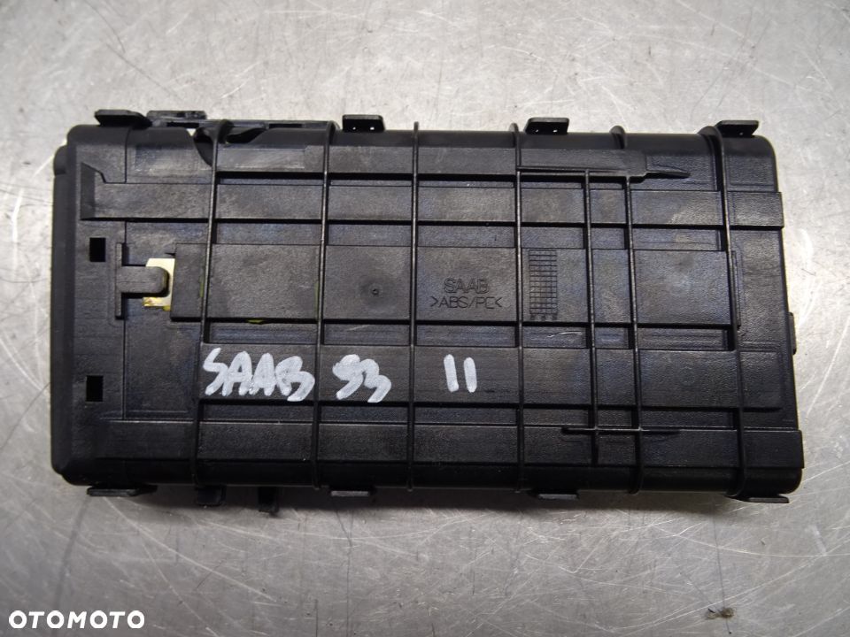 SAAB 93 II 02-05 1.8T UCHWYT NA KUBKI - 4